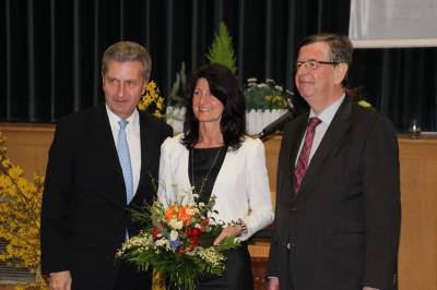 Mit EU-Kommissar Gnther Oettinger und BM Sonja Schuchter nach der Nominierung 2015